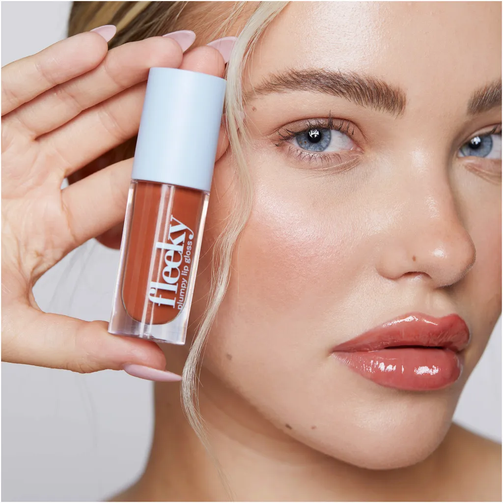 Fleeky Plumpy Lip Gloss - Cherry Red