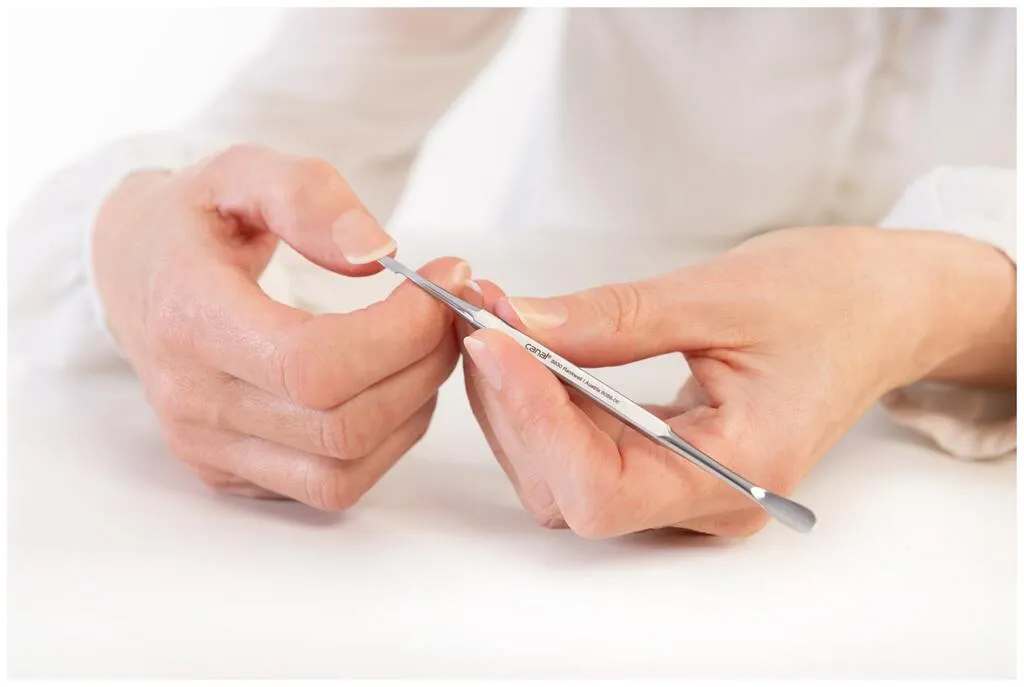 Canal strumento per manicure