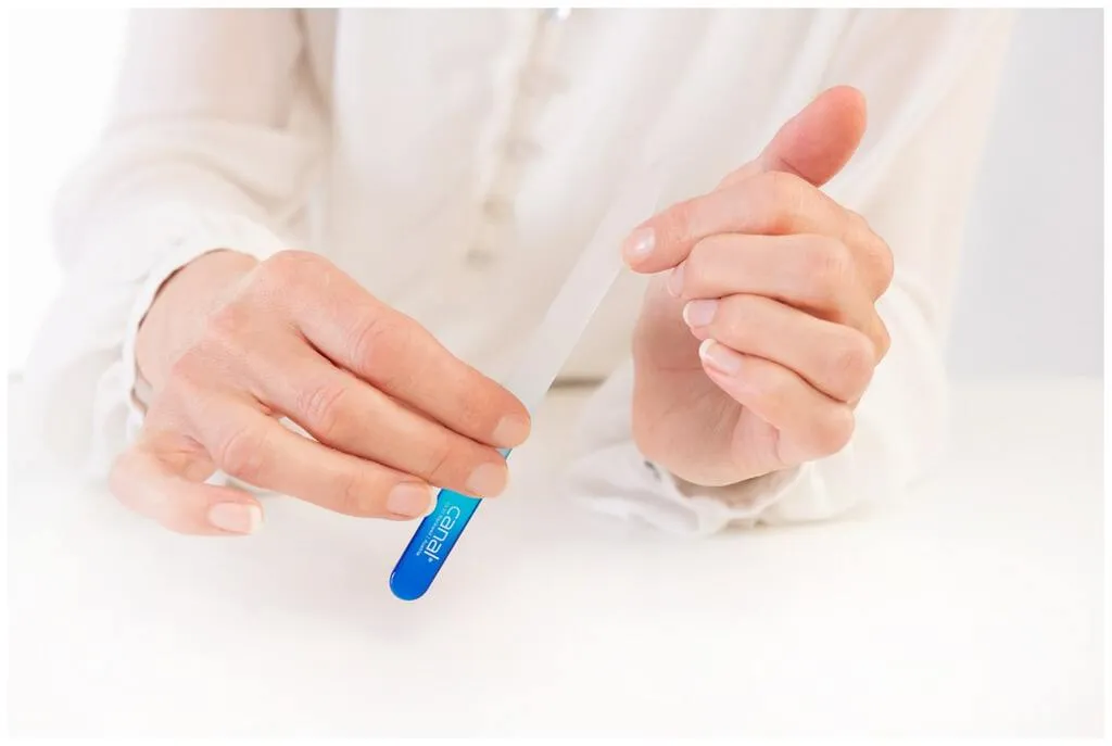 Canal Glass Nail File with Coloured Handle - 8 cm