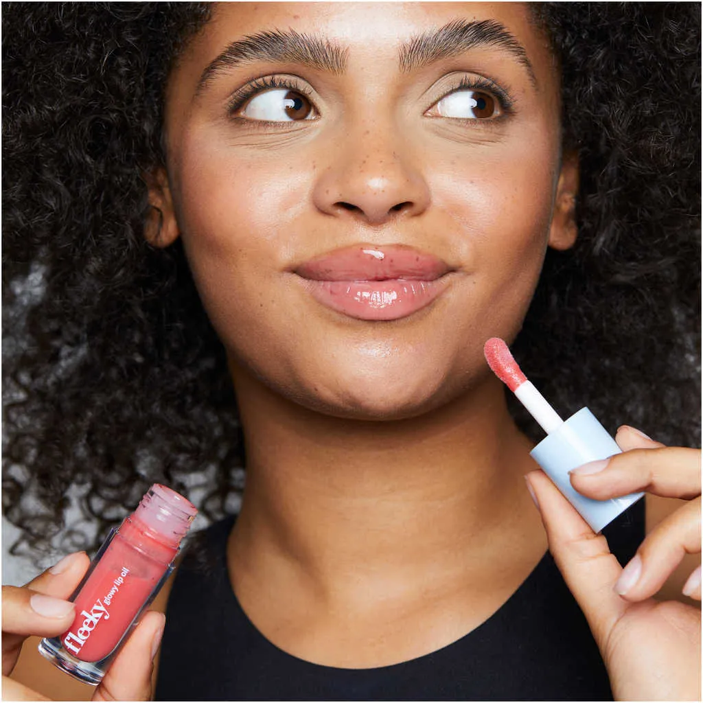 Fleeky Glowy Lip Oil - Berry Red
